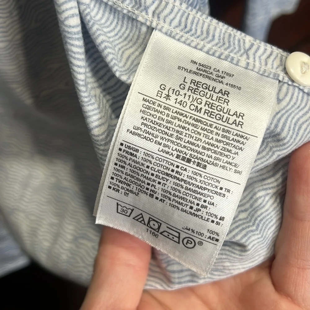 Gap button down shirt